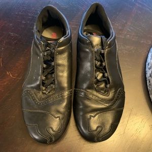 Women’s Puma all black low profile sz 8